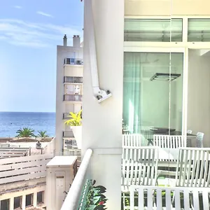  Apartment Luxurious 2 Bedrooms Apartment, 30 Meter From Beach