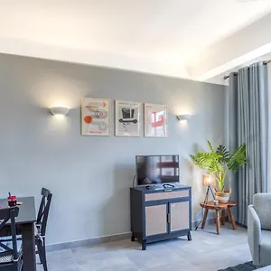 L12 Port Window 1bedroom Wifi 5mins & Nice's Cap Appartement
